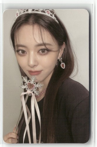 Itzy yuna checkmate - 5th, mini