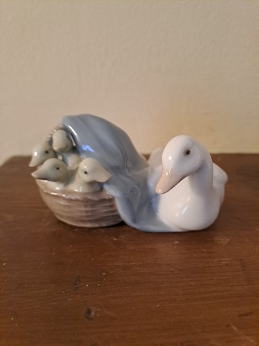 Lladro mother duck with - lladro,
