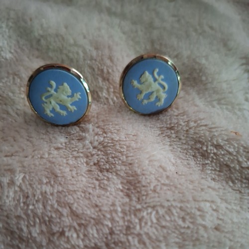 Vintage blue wedgwood lion - blue,