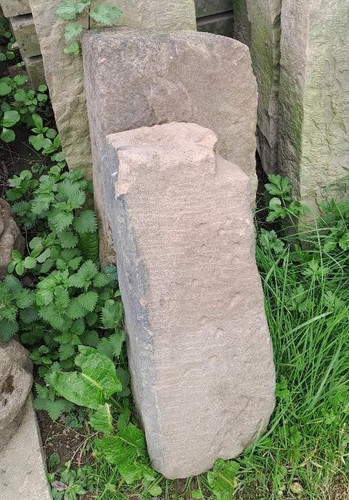 Large red sandstone blocks - large,