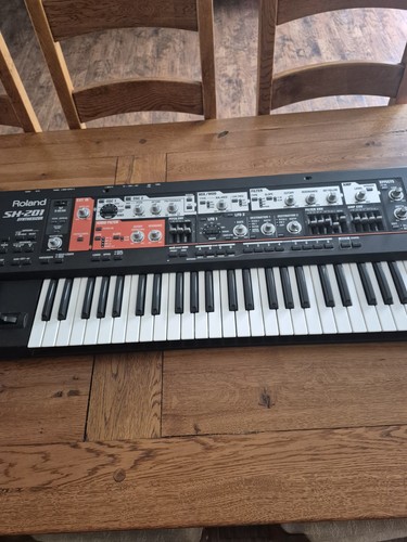 Roland 201 key synth - sh-201,