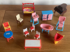 COLLECTION OF VINTAGE PLASTIC