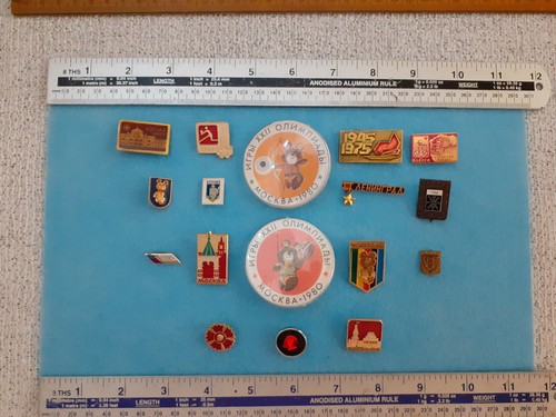Mainly soviet era badges - 17, x