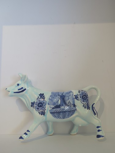 Delft cow creamer - cow, holland