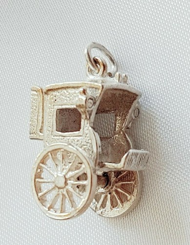 Charm pendant carriage - pendant, ~