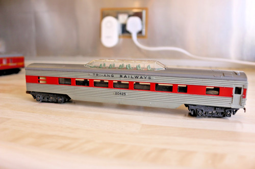 Three triang railways - , coaches