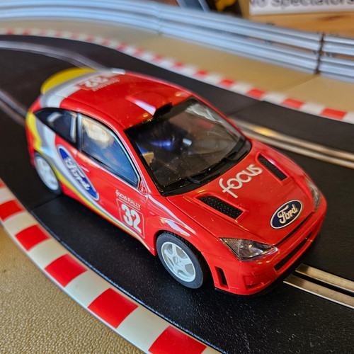 Scalextric ford focus - scalextric,