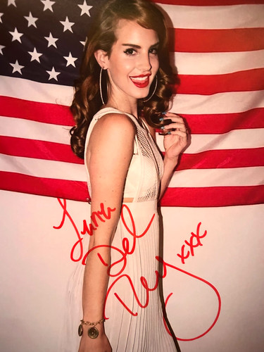 Lana del rey signed - rey, 8x10"