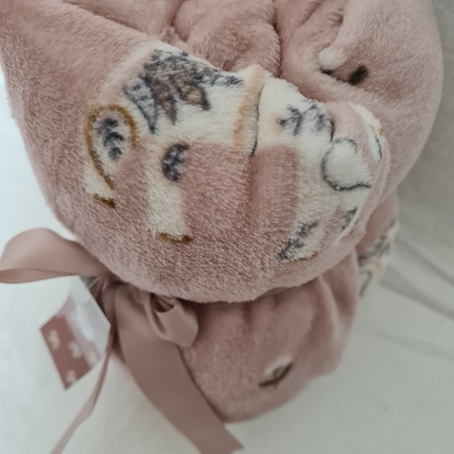 Soft fleece throw with - soft,
