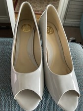 Millie&co Grey Patent peep toe