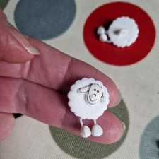  6 x Sheep buttons Dangly