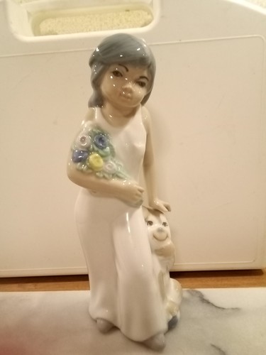 Casades girl figurine with - girl, dog