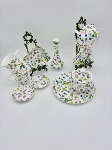 Vintage queens country meadow - vintage,
