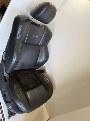 Chrysler 300c seat front right - seat,