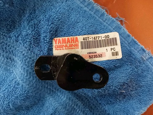 Yamaha exhaust pipe hanger - exhaust,