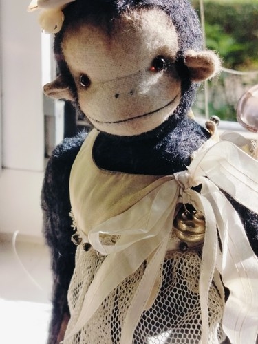 Artist teddy monkey - teddy/monkey, girl