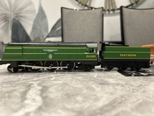 Hornby R374 SR Battle of