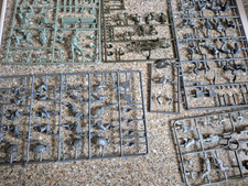 1/35 scale military spares soldiers/figures .. model kits