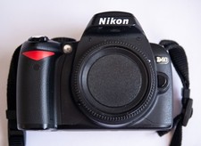 Nikon D40 6.1MP Digital SLR Camera - Body Only +Battery+Charger+Nikon Strap