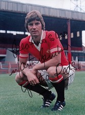 B-864 : Modern HAND SIGNED 8x6 Photo MAN UNITED 1976 MARTIN BUCHAN