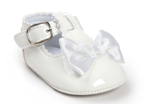 Newborn infant baby girl - newborn,