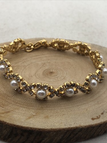 Vintage style pearl - style,