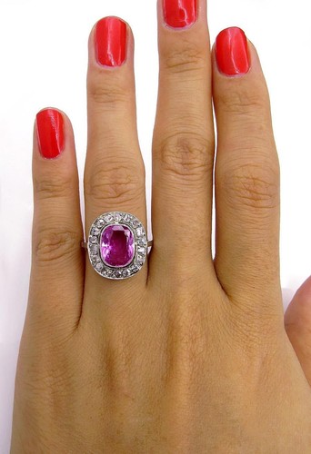 Oval cut pink - pink, sapphire