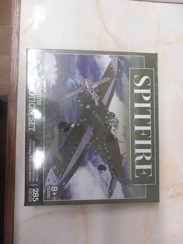 The gift box - gift, spitfire