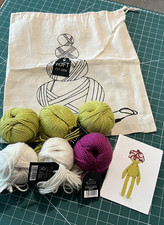 TOFT carnation crochet kit -