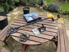 Garrett ACE 300i Metal Detector With extra coil 