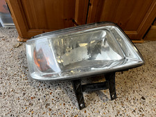 Right Drivers Headlight - Volkswagen VW T5 Transporter - EU European angle 2003
