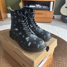 Dr Martens Boots AW501 Insect