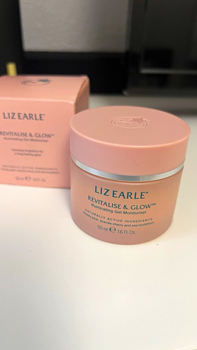Liz earle revitalise glow - liz, &