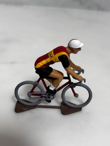 Metal cycling figure - cycling, vintage