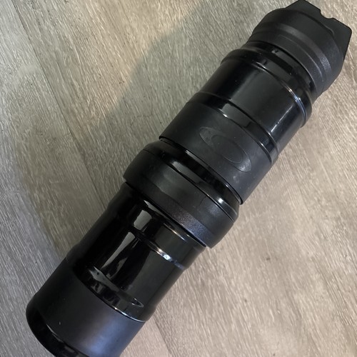 Black oakley water tank - black,