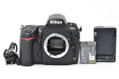 Nikon d700 full frame - nikon,