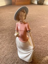 Porcelain Figure Nao Girl He