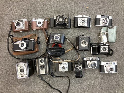 Vintage 1950s 1960s camera - 15,