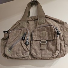Kipling Army khaki colour