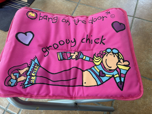 Bang the door groovy chick - bang,