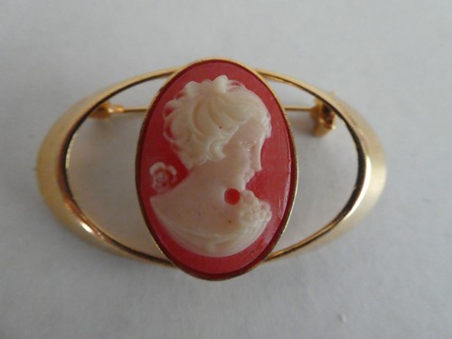 Vintage brooch cameo style - cameo,