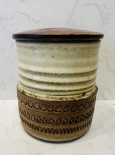 BROADSTAIRS POTTERY STORAGE JAR + WOODEN LID DAVID WHITE / DIANNE SANDERS c1960s