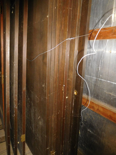 Use 25 dark wood hollow - ~,