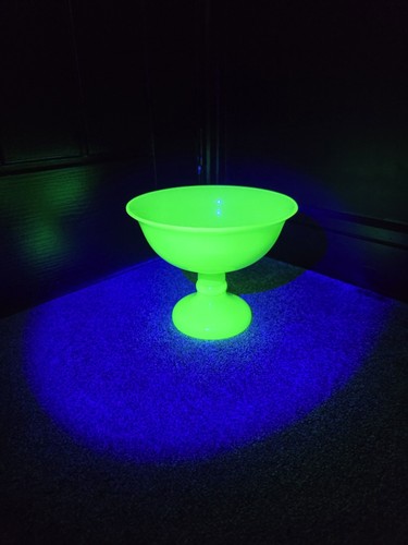 Uranium green glass comport - green,