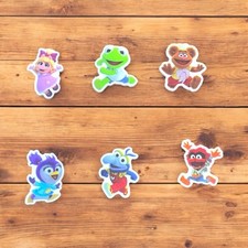   6 X Muppets   Pin Badge 