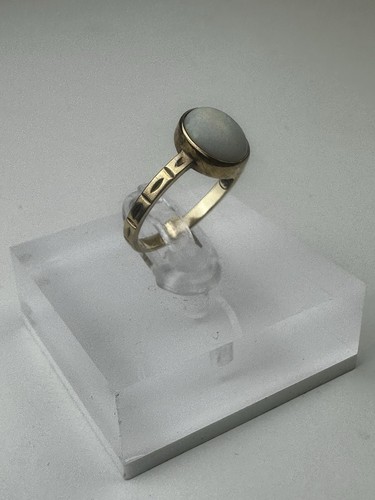 9ct 375 yellow gold - yellow, oval