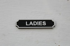 16mm SM32 Ladies sign