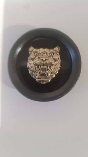 Genuine jaguar emblem hub - hub, cap