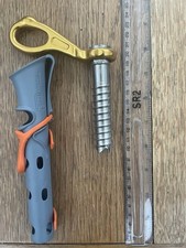 Dmm ice screw with petzel - petzel,