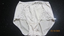 VINTAGE    KNICKERS SIZE    W 22-34/36 INCH           AU 18